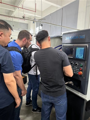 Customers Visited SZGH CNC Lathe And Milling Machine Production Workshop